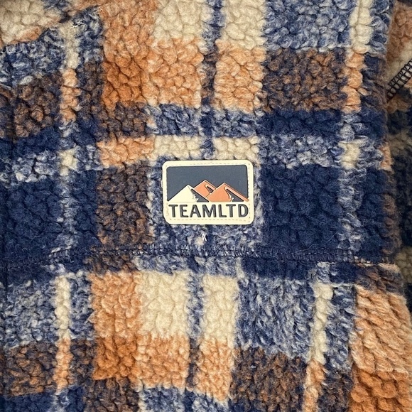 NWT Team Ltd. ladies blue plaid teddy zip jacket size small (fits more like a M) - Picture 4 of 13